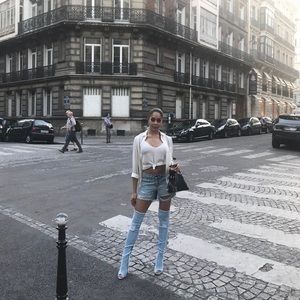 Meet your Posher, Brit